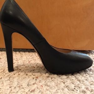 Black Giuseppe Zanotti high heels size 9 .